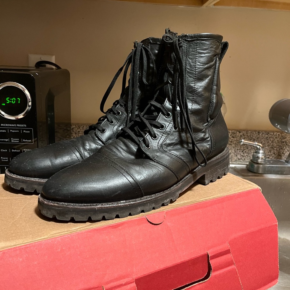 Thursday Casa Moto size 10